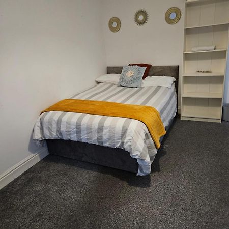 Double Room Close To Headingley Stadium Leeds  Bagian luar foto
