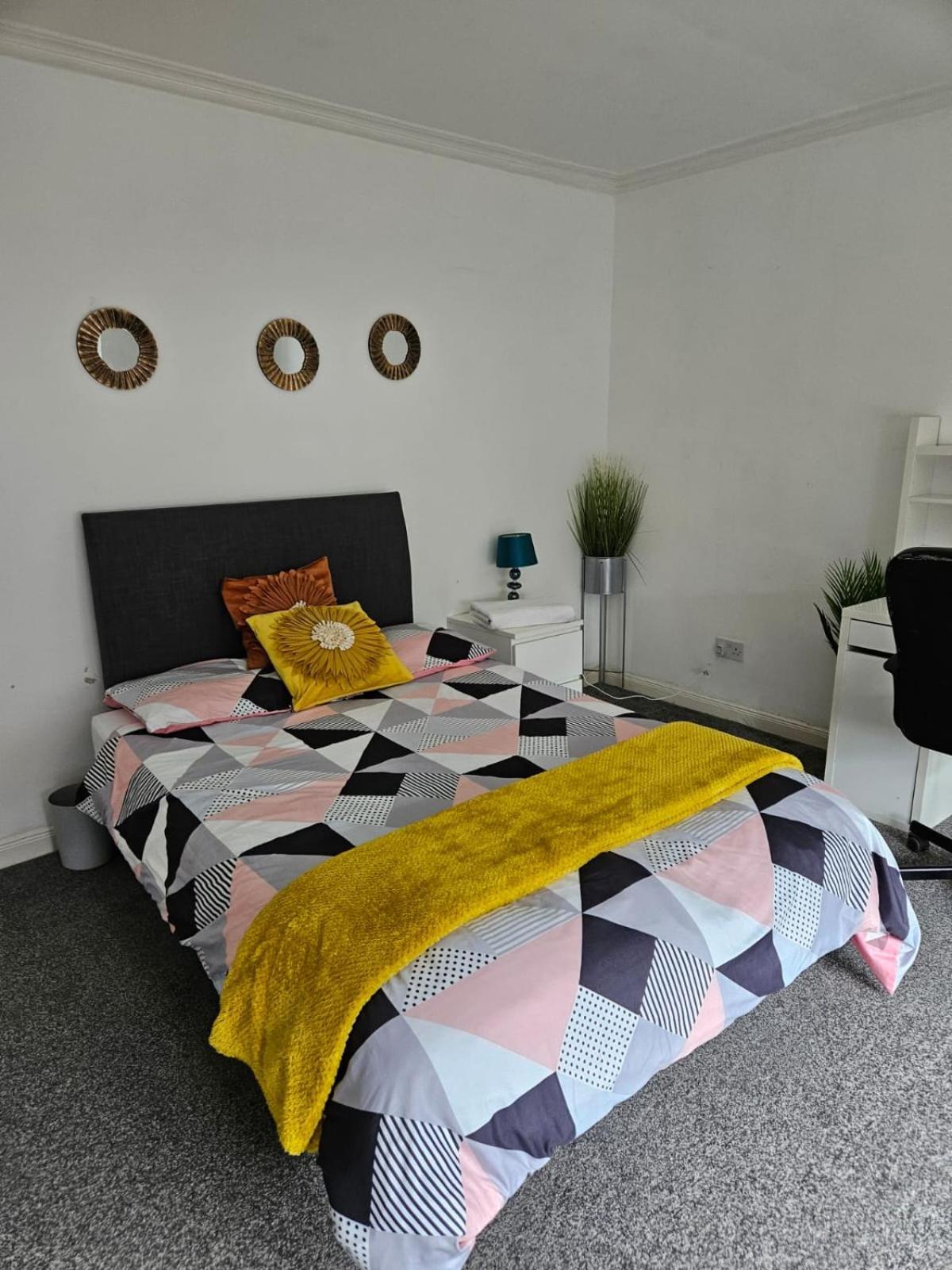 Double Room Close To Headingley Stadium Leeds  Bagian luar foto